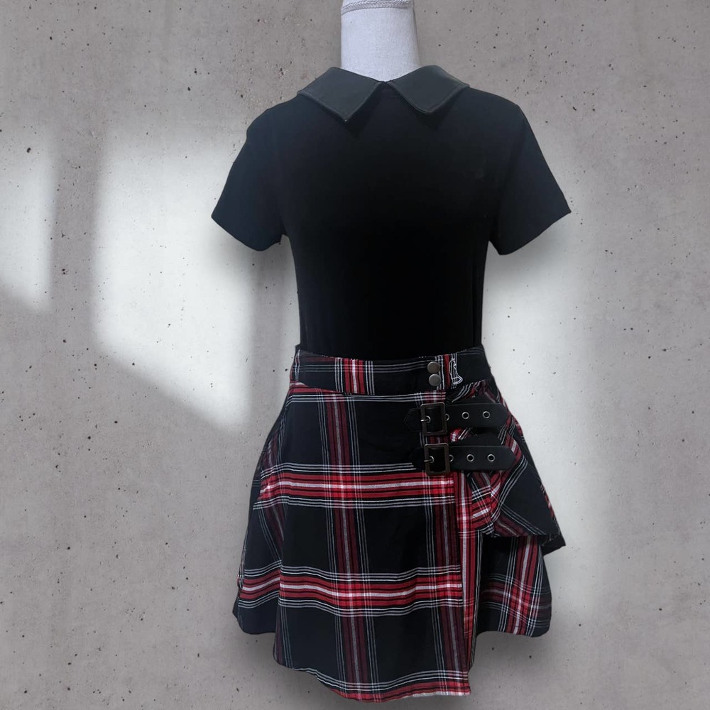 Chilling Adventures of Sabrina Hot Topic Set